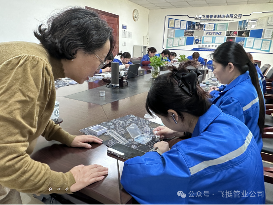 胸针1.png